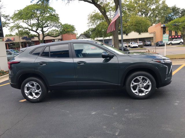 2025 Chevrolet Trax LS