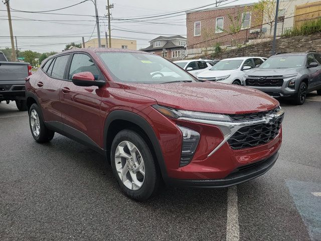 2025 Chevrolet Trax LS