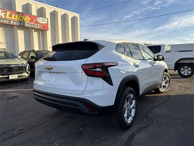 2025 Chevrolet Trax LS