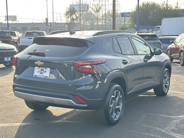 2025 Chevrolet Trax LT