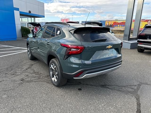 2025 Chevrolet Trax LT