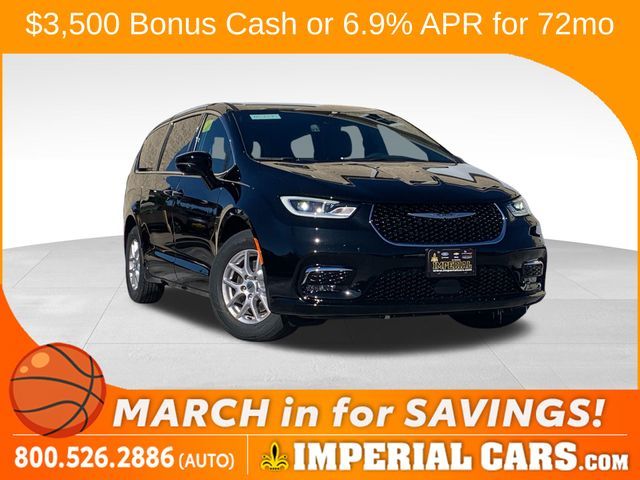 2025 Chrysler Pacifica Select
