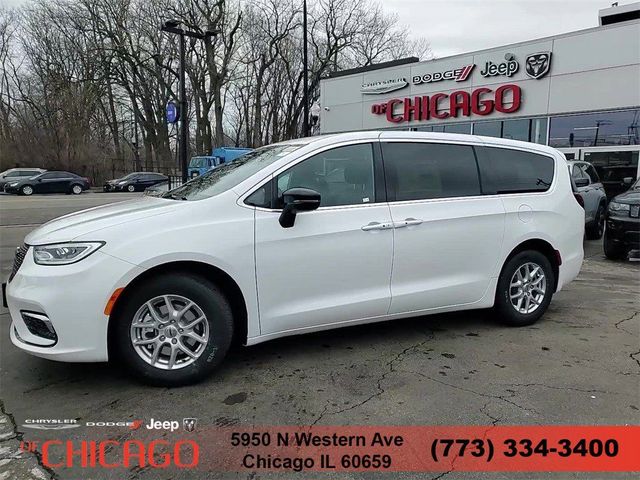 2025 Chrysler Pacifica Select