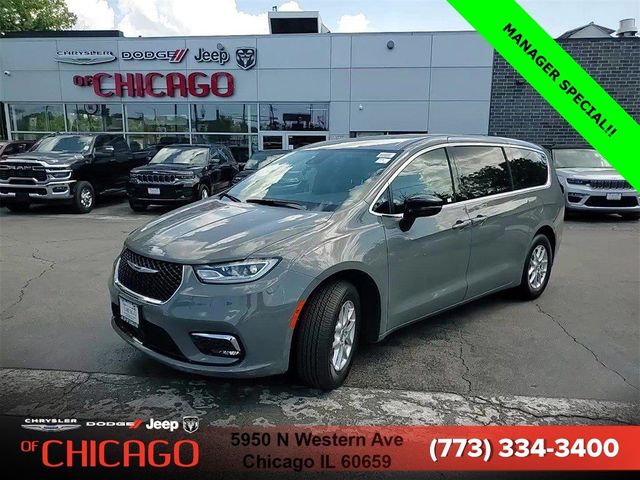 2025 Chrysler Pacifica Select
