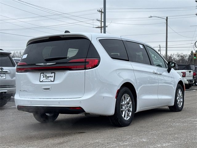 2025 Chrysler Pacifica Select