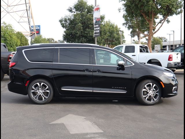 2025 Chrysler Pacifica Pinnacle