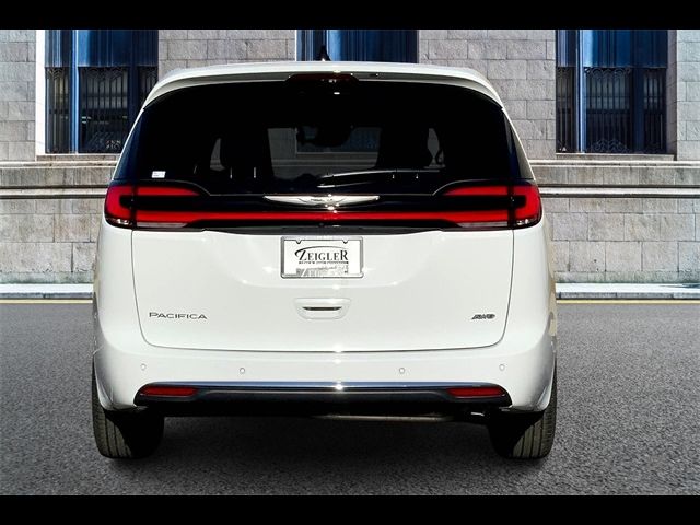 2025 Chrysler Pacifica Select