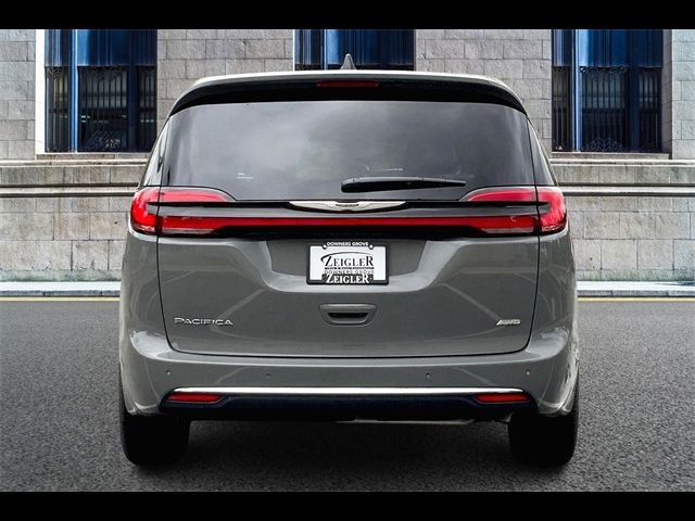 2025 Chrysler Pacifica Select