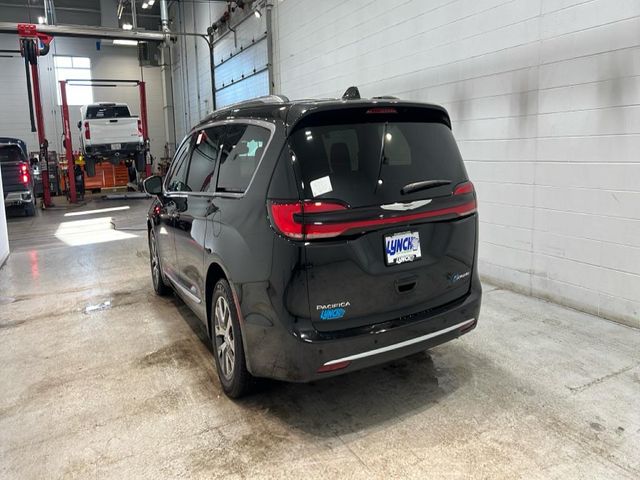 2025 Chrysler Pacifica Hybrid Pinnacle