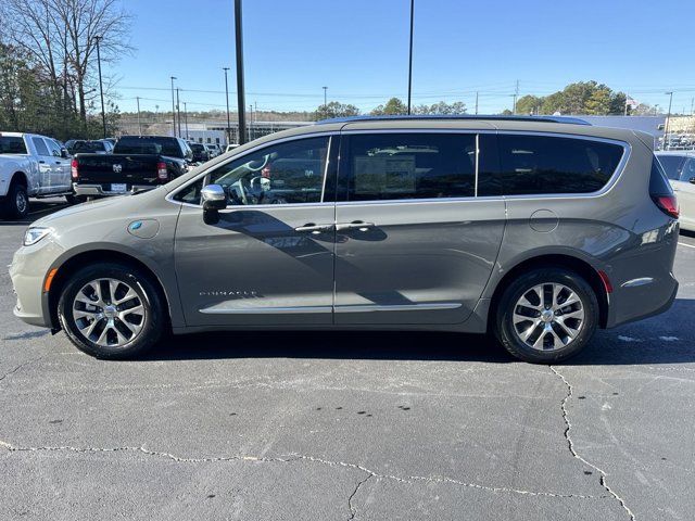 2025 Chrysler Pacifica Hybrid Pinnacle