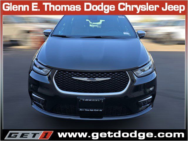 2025 Chrysler Pacifica Hybrid Pinnacle