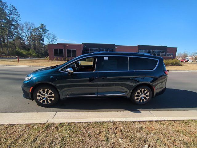 2025 Chrysler Pacifica Hybrid Pinnacle