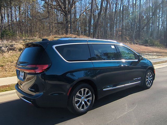 2025 Chrysler Pacifica Hybrid Pinnacle