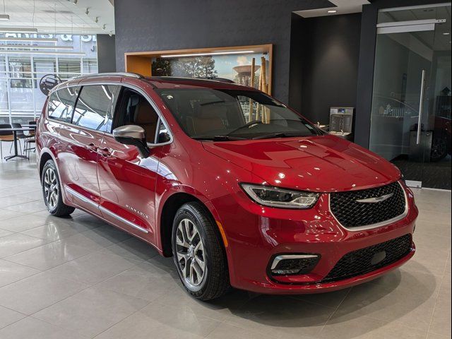 2025 Chrysler Pacifica Hybrid Pinnacle