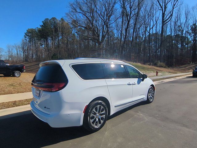 2025 Chrysler Pacifica Hybrid Pinnacle