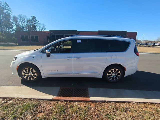 2025 Chrysler Pacifica Hybrid Pinnacle