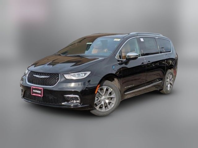 2025 Chrysler Pacifica Hybrid Pinnacle