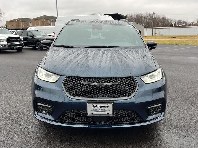 2025 Chrysler Pacifica Hybrid Premium S Appearance Pkg