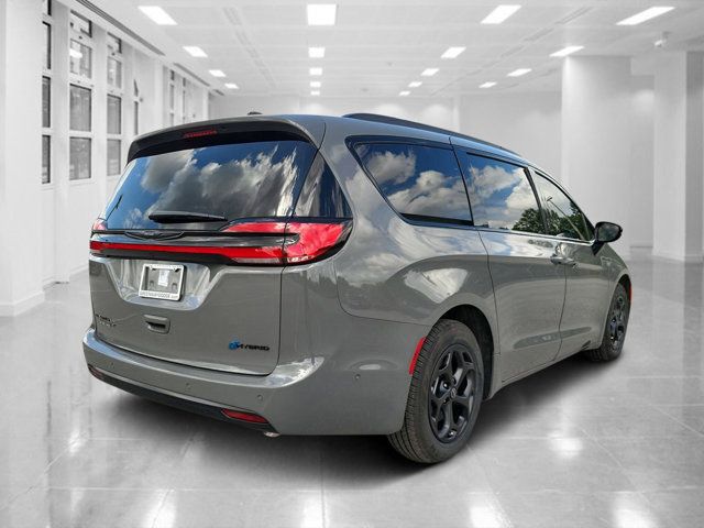 2025 Chrysler Pacifica Hybrid Premium S Appearance Pkg