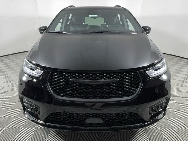 2025 Chrysler Pacifica Hybrid Premium S Appearance Pkg