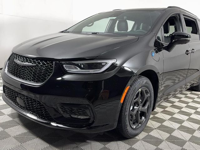 2025 Chrysler Pacifica Hybrid Premium S Appearance Pkg