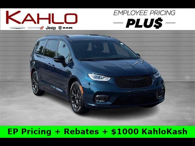 2025 Chrysler Pacifica Hybrid Premium S Appearance Pkg