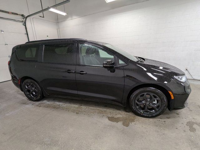 2025 Chrysler Pacifica Hybrid Premium S Appearance Pkg
