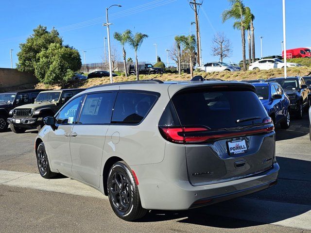 2025 Chrysler Pacifica Hybrid Premium S Appearance Pkg