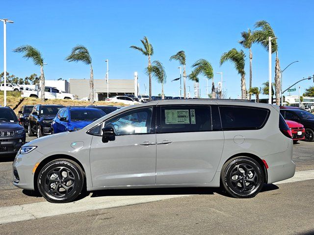 2025 Chrysler Pacifica Hybrid Premium S Appearance Pkg