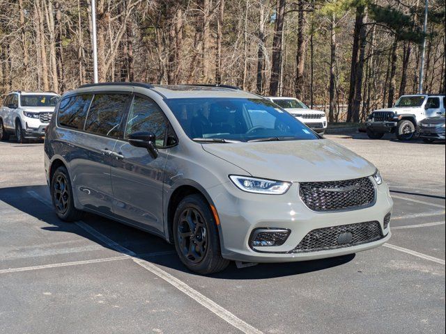 2025 Chrysler Pacifica Hybrid Premium S Appearance Pkg