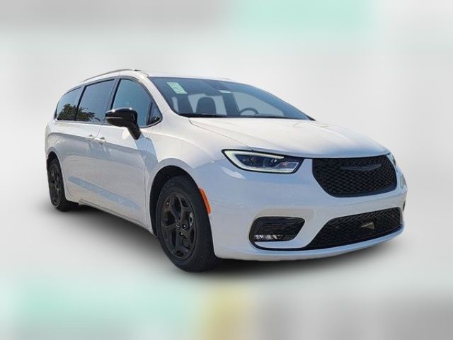 2025 Chrysler Pacifica Hybrid Premium S Appearance Pkg