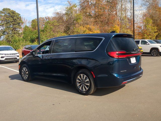 2025 Chrysler Pacifica Hybrid Select