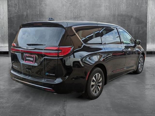 2025 Chrysler Pacifica Hybrid Select