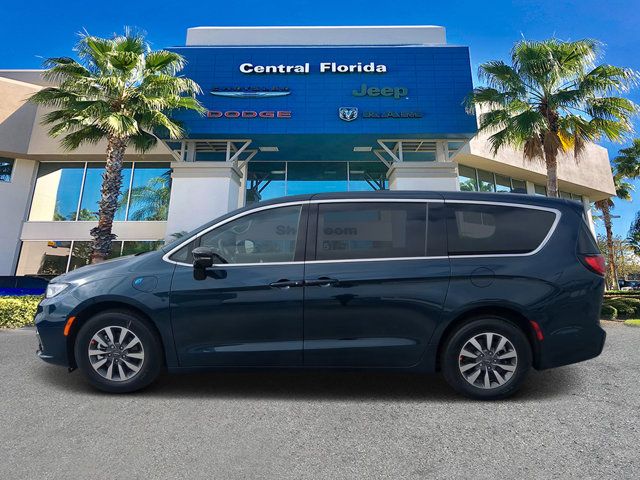 2025 Chrysler Pacifica Hybrid Select