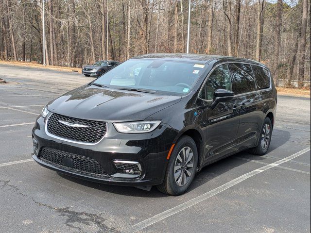 2025 Chrysler Pacifica Hybrid Select