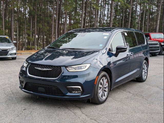 2025 Chrysler Pacifica Hybrid Select