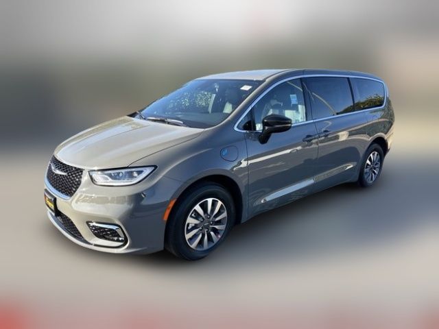 2025 Chrysler Pacifica Hybrid Select