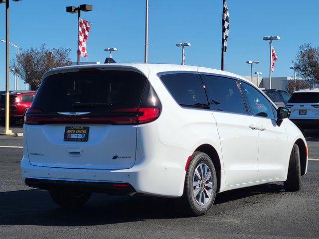 2025 Chrysler Pacifica Hybrid Select