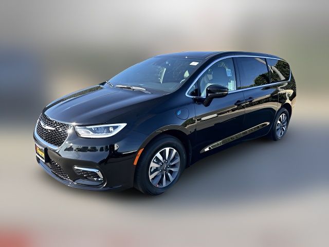 2025 Chrysler Pacifica Hybrid Select