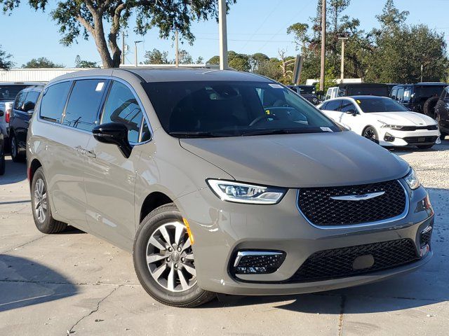 2025 Chrysler Pacifica Hybrid Select