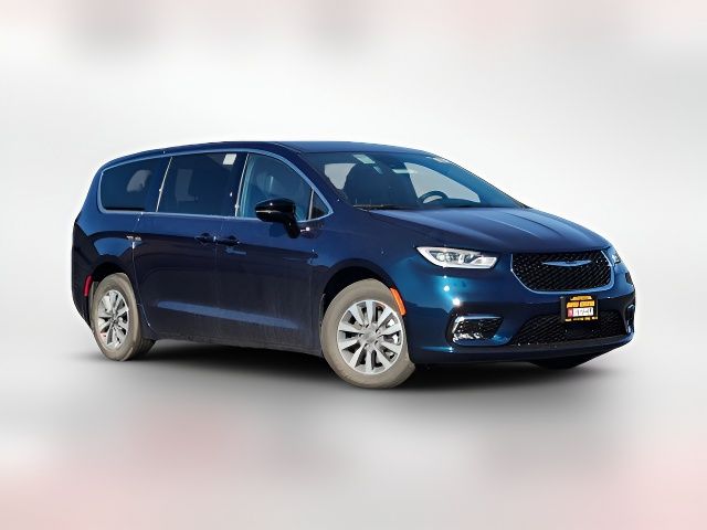 2025 Chrysler Pacifica Hybrid Select