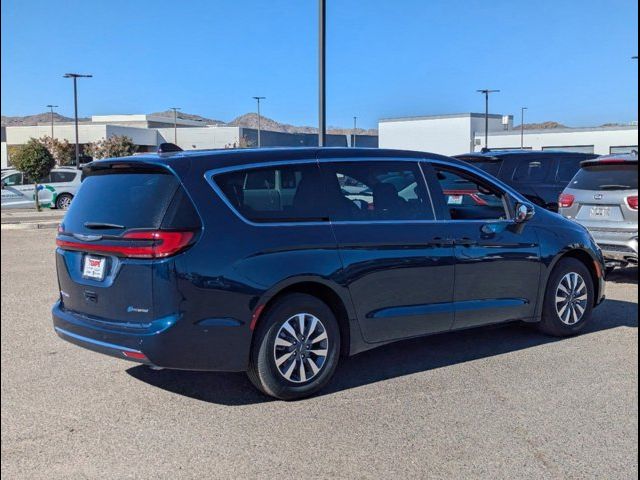 2025 Chrysler Pacifica Hybrid Select