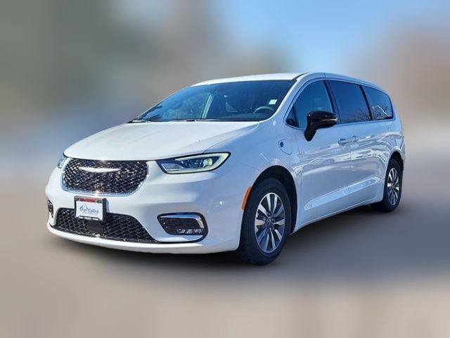 2025 Chrysler Pacifica Hybrid Select