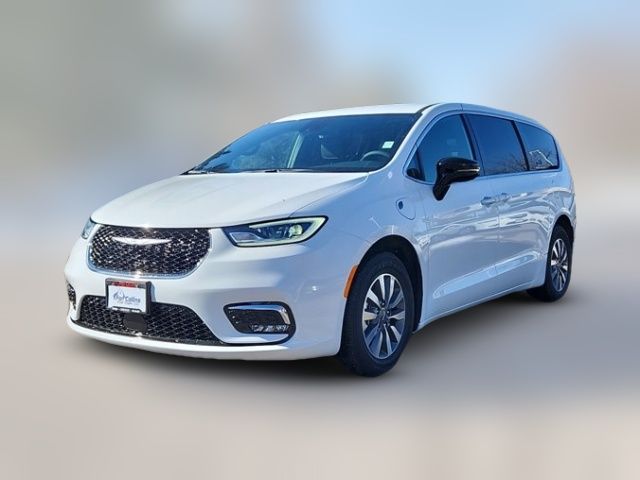 2025 Chrysler Pacifica Hybrid Select