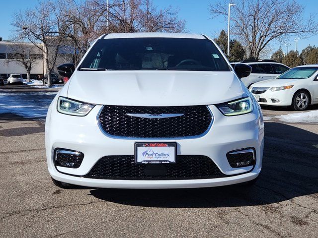 2025 Chrysler Pacifica Hybrid Select