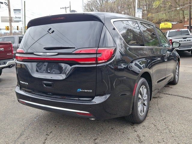 2025 Chrysler Pacifica Hybrid Select