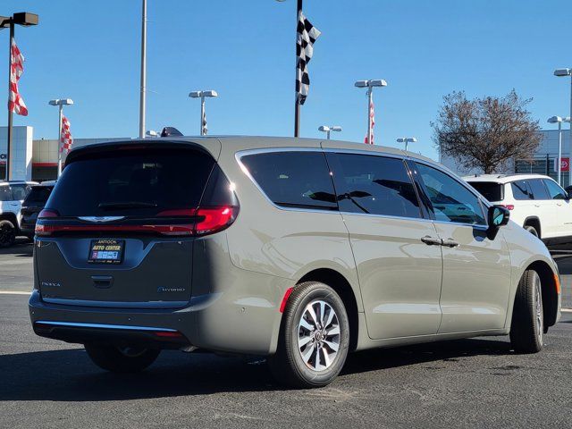 2025 Chrysler Pacifica Hybrid Select