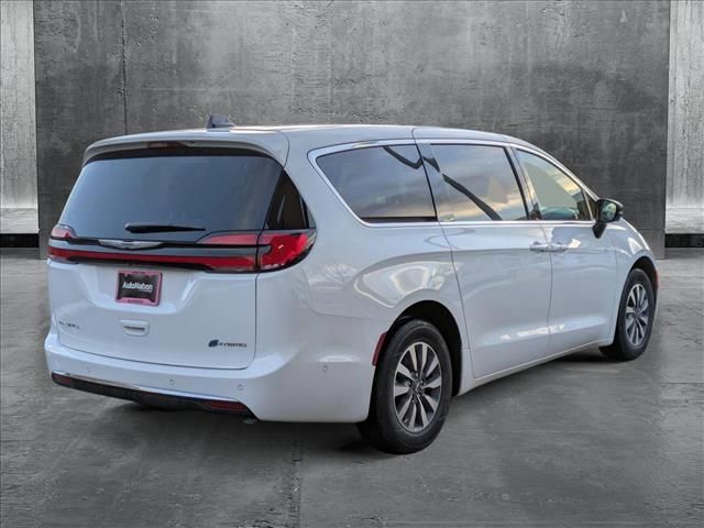 2025 Chrysler Pacifica Hybrid Select