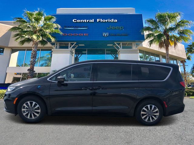 2025 Chrysler Pacifica Hybrid Select