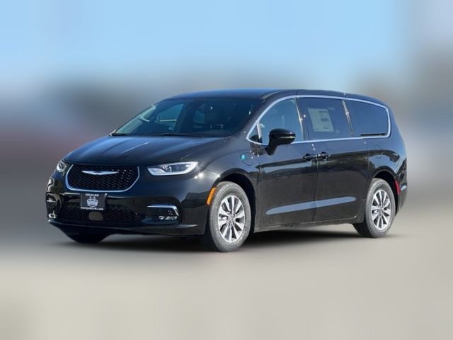 2025 Chrysler Pacifica Hybrid Select